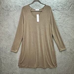 Gilli NWT Women's Large Beige Tunic Top Long‎ Sleeves V-Neck Side Slits Stretchy